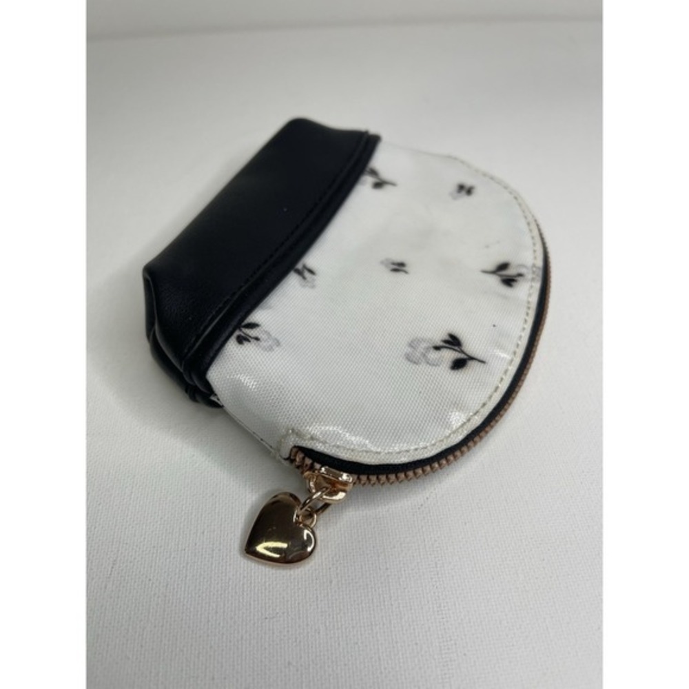 Lauren Conrad‎ LC Wallet Zip Around